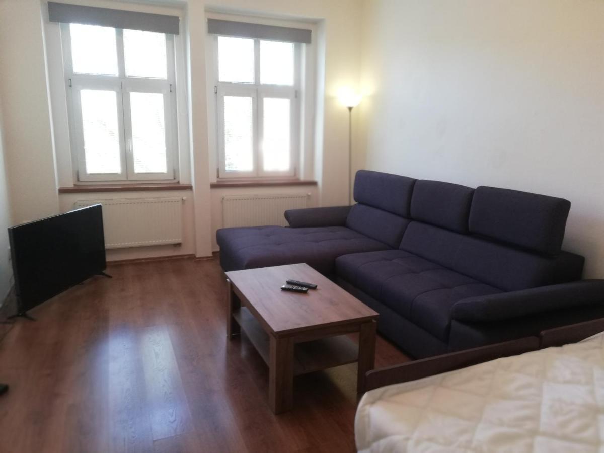 70m2 *